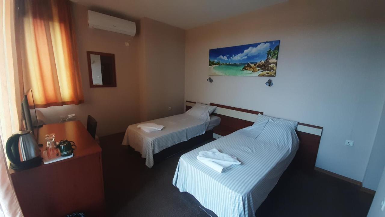 Family Hotel Favourite オブゾー エクステリア 写真
